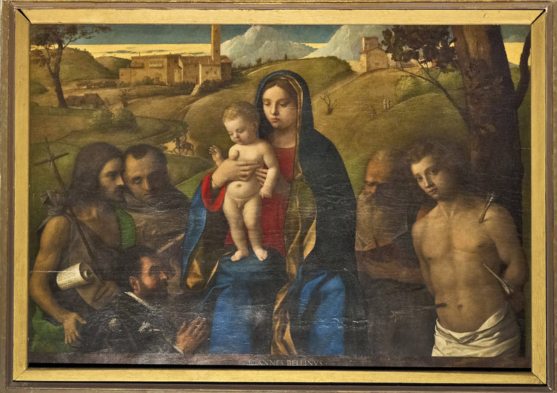 Jomfru med barnet med fire hellige (Johannes Døberen, Frans, Jerome og Sebastian (fra venstre mod højre)) og donoren - Giovanni Bellini