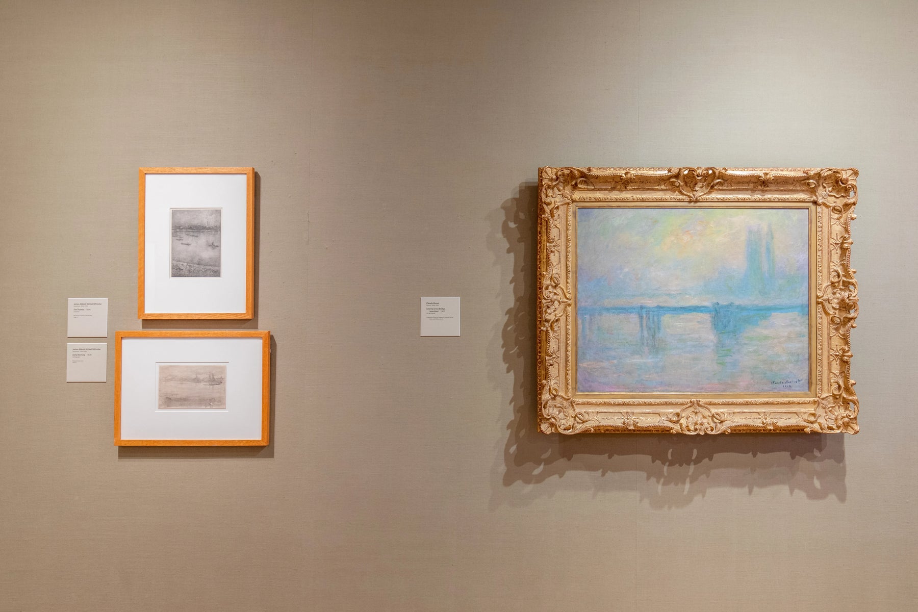 Charing Cross Bridge, brouillard photographié dans son cadre au McNay Art Museum en 2021