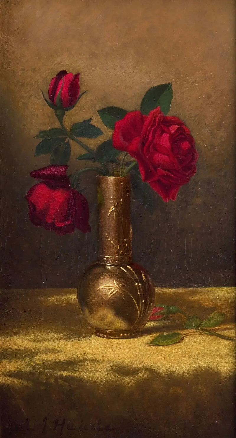 Røde roser i en japansk vase på en gylden fløjlsstof - Martin Johnson Heade