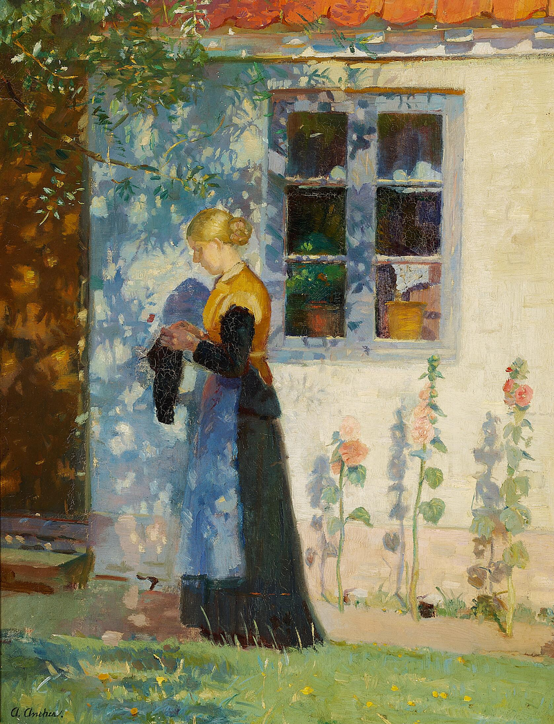 En ung kvinde står foran et hus i Skagen. - Anna Ancher