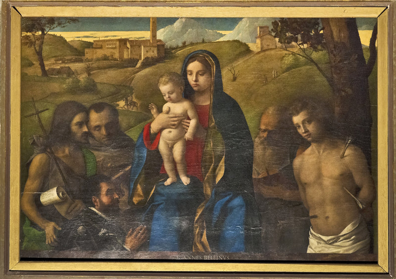 Jomfru med barnet med fire hellige (Johannes Døberen, Frans, Jerome og Sebastian (fra venstre mod højre)) og donoren - Giovanni Bellini